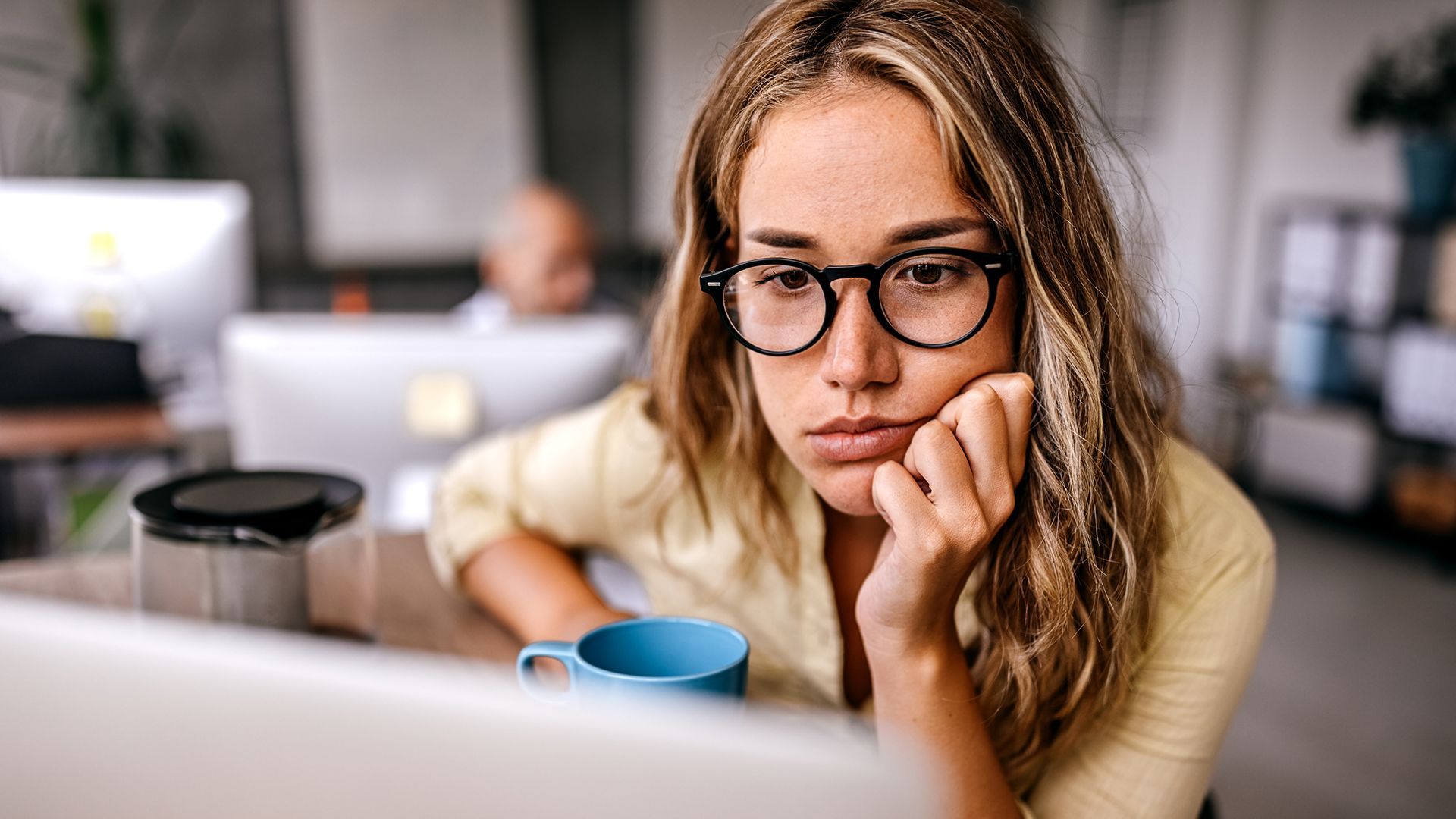 Can stress make chronic hives worse?