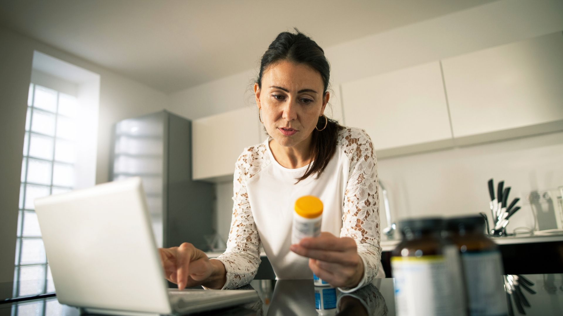 What medications are used to treat early-stage PAH?