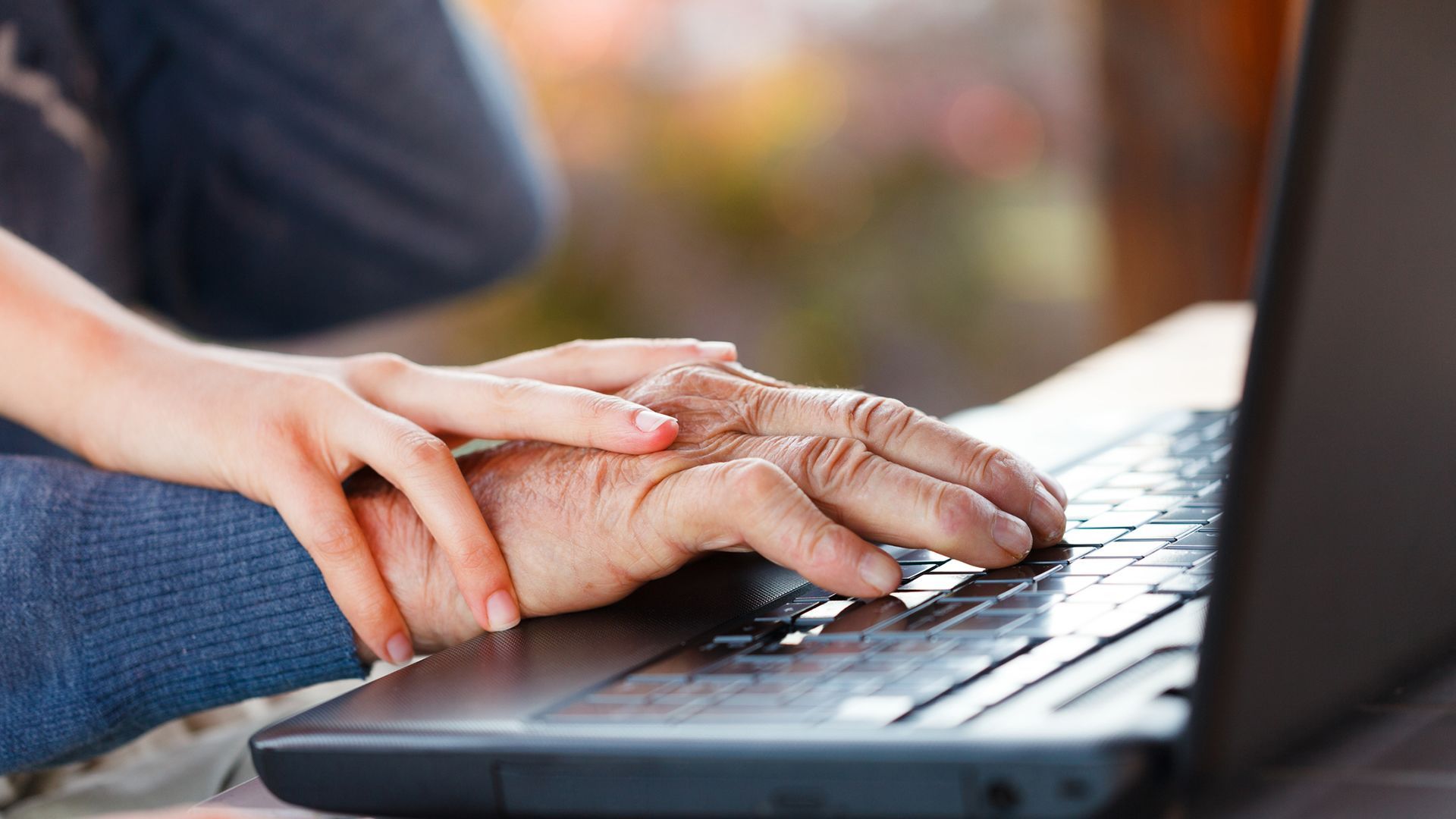 5 helpful resources for AMD patients and caregivers
